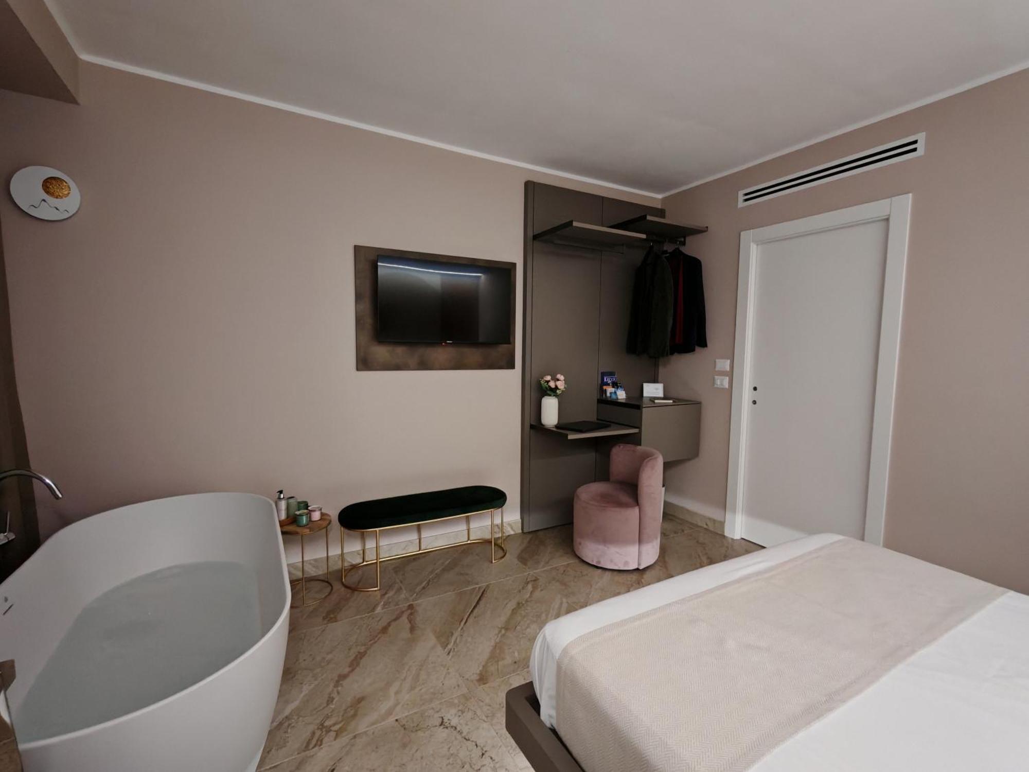 Effe4 Lovely Room Bari Esterno foto