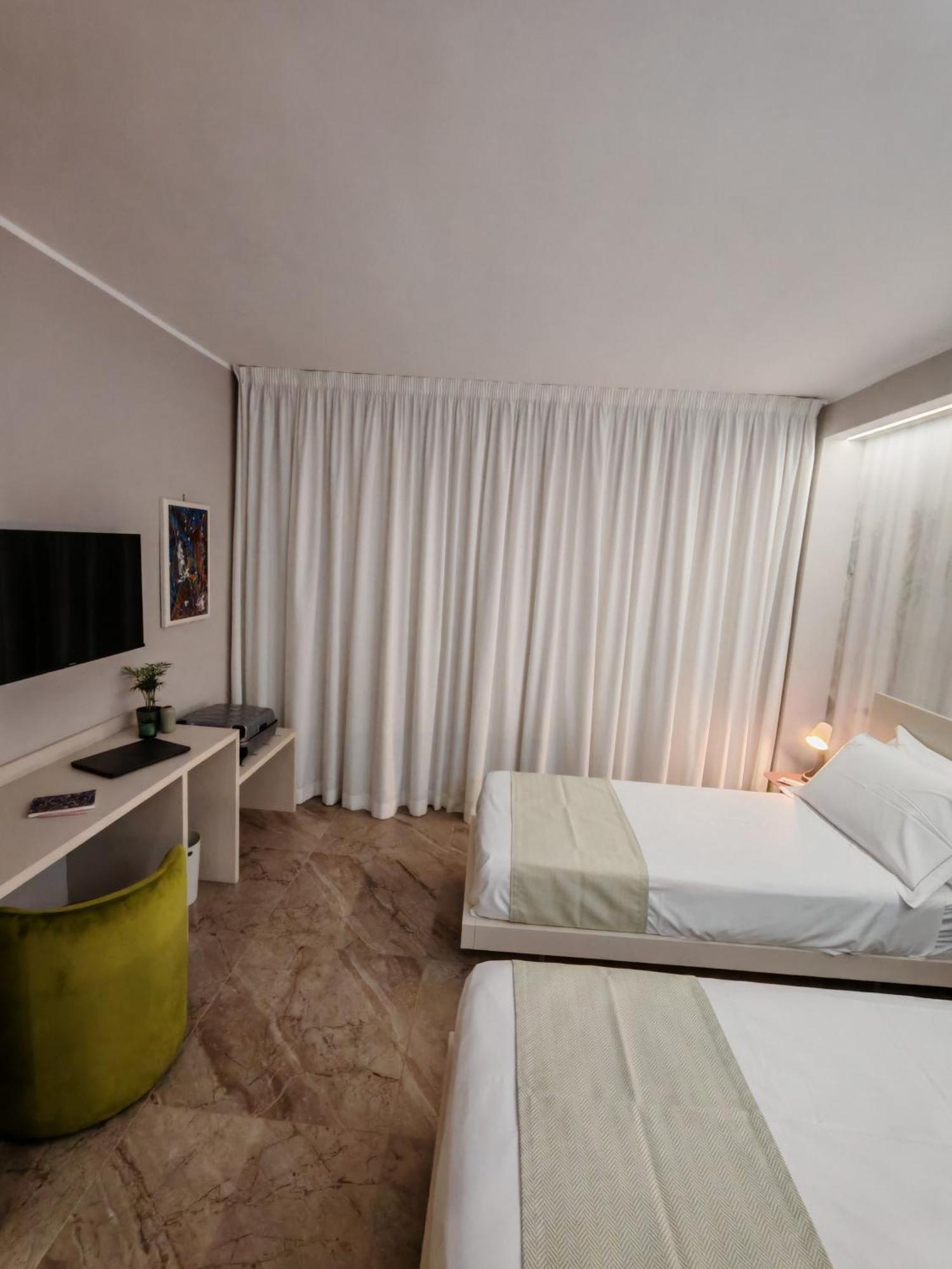 Effe4 Lovely Room Bari Esterno foto