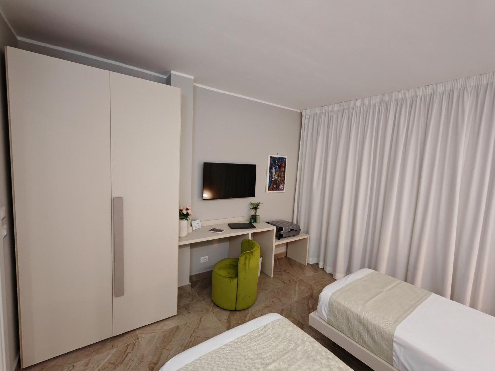 Effe4 Lovely Room Bari Esterno foto