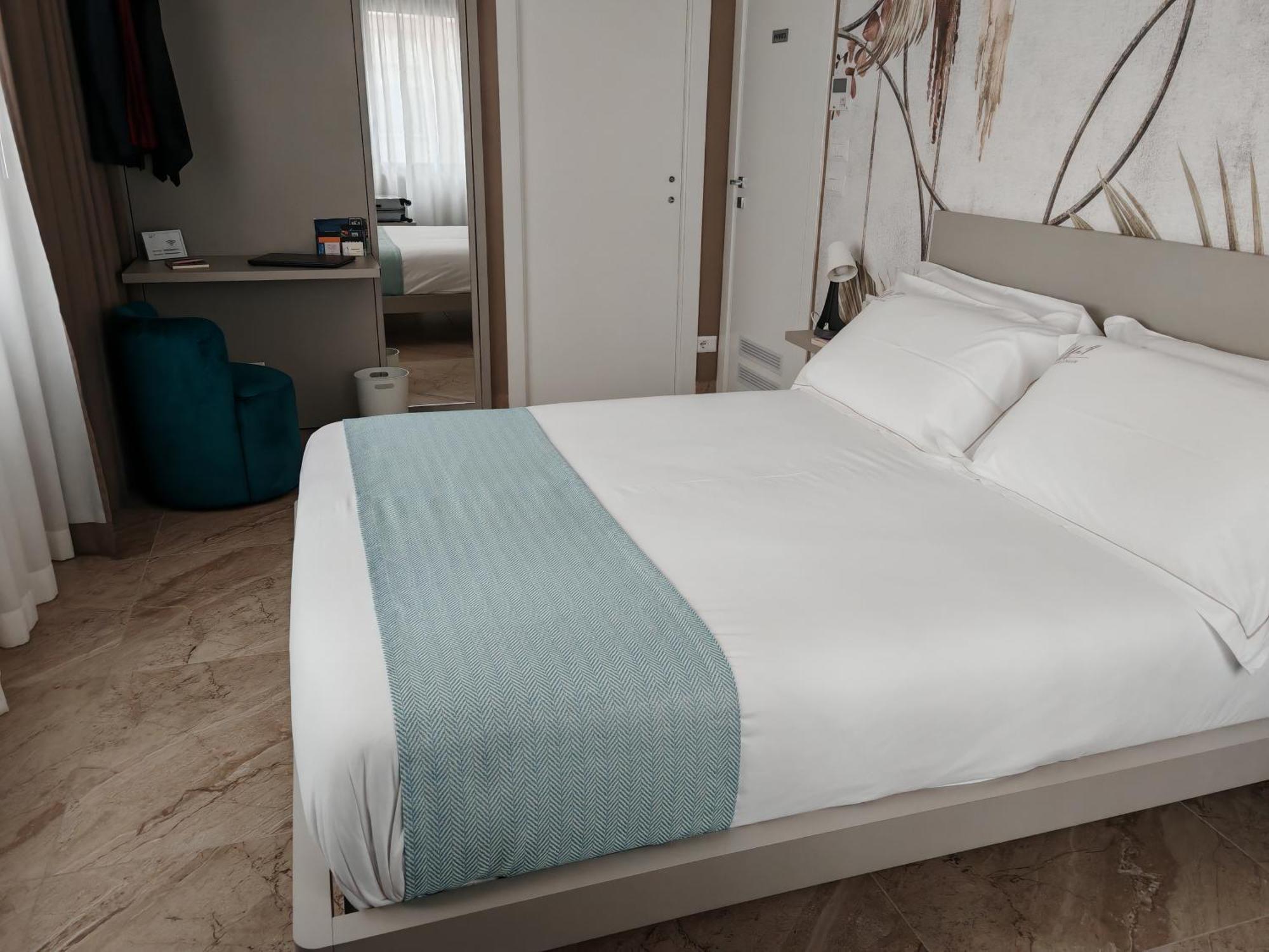 Effe4 Lovely Room Bari Esterno foto